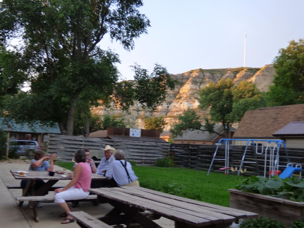 Amble Inn Medora Exteriör bild